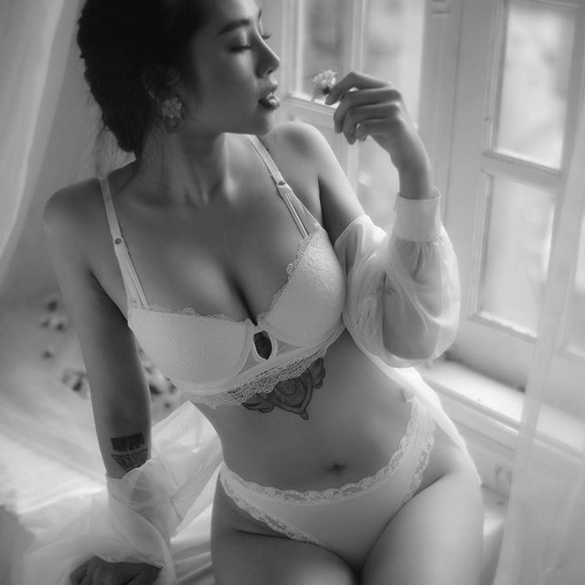 Feedback Venus Charm