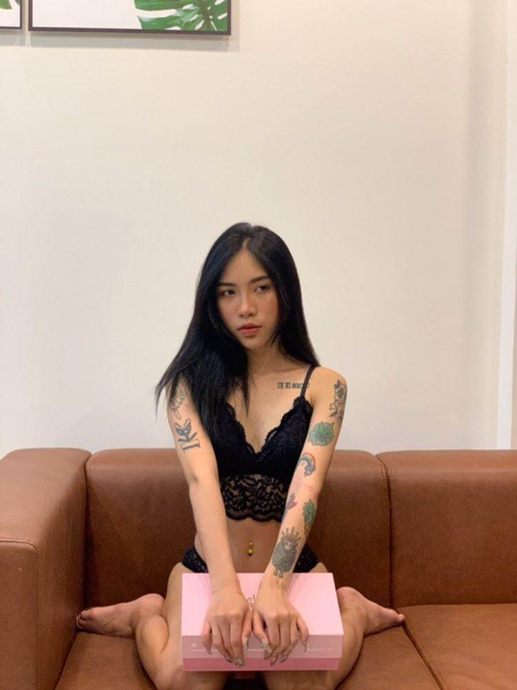 Feedback Venus Charm